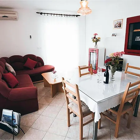 Apartment Awesome Apartment In Vodice With Kitchen *