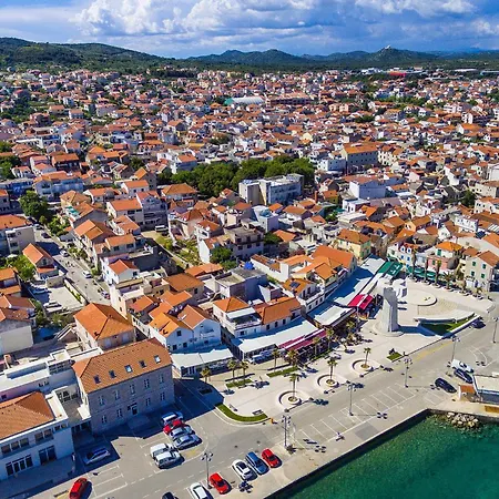 Awesome Apartment In Vodice With Kitchen *